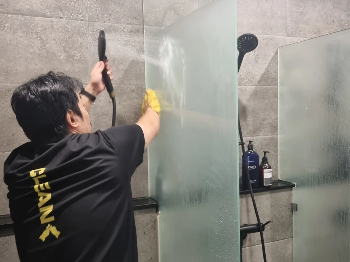 울릉군 서면 건물 세면대·파우더룸 바닥 위생청소 사례 - 행진크린