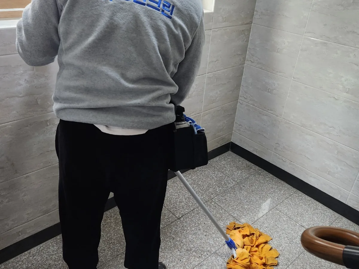 영천시 고경면 건물 복도·대기 동선 야간 위생청소 사례 - 행진크린
